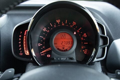 Toyota Aygo VVT-I X-CLUSIV 2 X-SHIFT 15