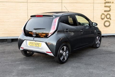 Toyota Aygo VVT-I X-CLUSIV 2 X-SHIFT 2