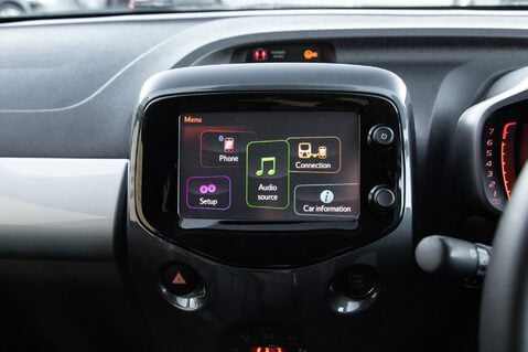 Toyota Aygo VVT-I X-CLUSIV 2 X-SHIFT 22