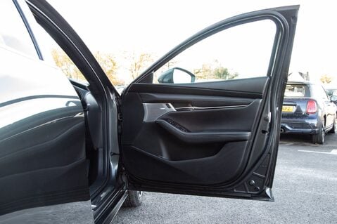 Mazda 3 GT SPORT TECH MHEV 14