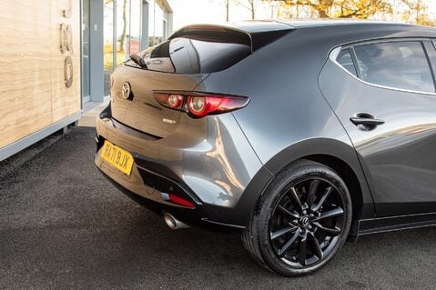 Mazda 3 GT SPORT TECH MHEV 8