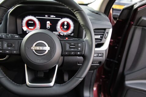 Nissan Qashqai DIG-T N-CONNECTA MHEV 20