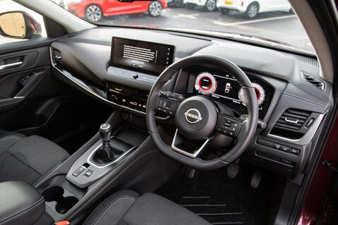 Nissan Qashqai DIG-T N-CONNECTA MHEV 4