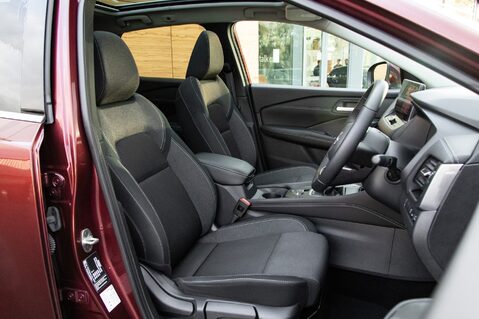 Nissan Qashqai DIG-T N-CONNECTA MHEV 32