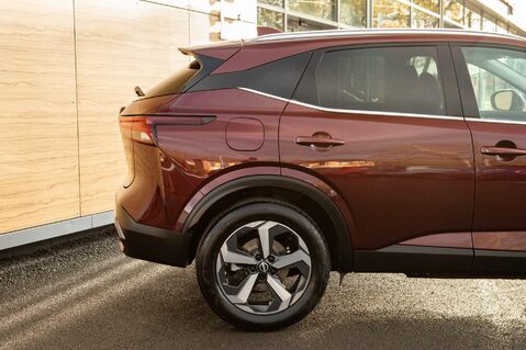 Nissan Qashqai DIG-T N-CONNECTA MHEV 7