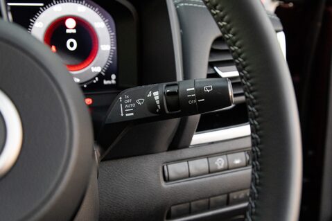 Nissan Qashqai DIG-T N-CONNECTA MHEV 18