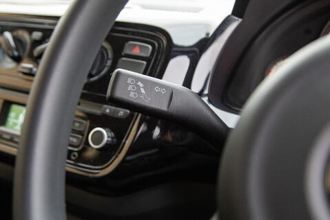 Volkswagen Up MOVE UP 17