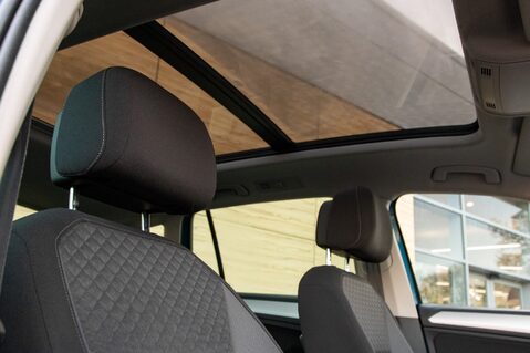 Volkswagen Tiguan SE NAV TDI BMT 4MOTION DSG 31