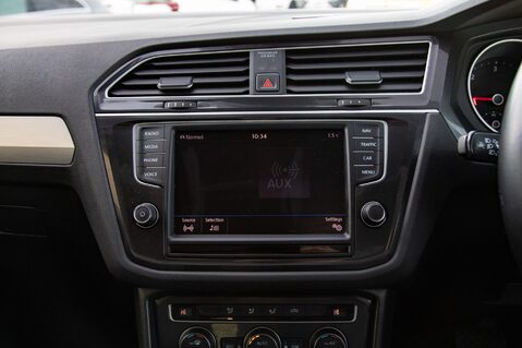 Volkswagen Tiguan SE NAV TDI BMT 4MOTION DSG 23