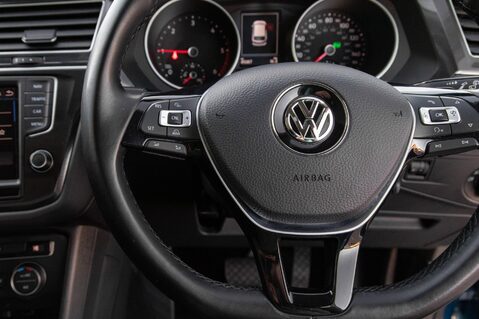 Volkswagen Tiguan SE NAV TDI BMT 4MOTION DSG 19
