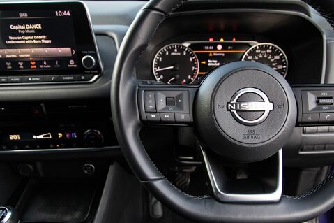 Nissan Qashqai DIG-T ACENTA PREMIUM MHEV 19