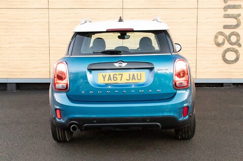 Mini Countryman COOPER D 6