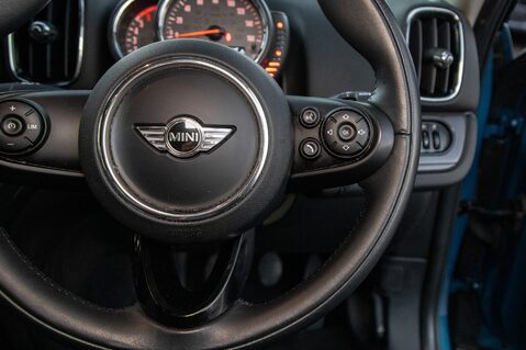 Mini Countryman COOPER D 20