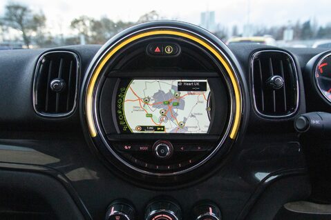 Mini Countryman COOPER D 27