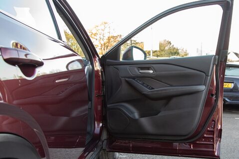 Nissan Qashqai DIG-T ACENTA PREMIUM MHEV 14