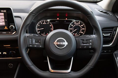 Nissan Qashqai DIG-T ACENTA PREMIUM MHEV 21