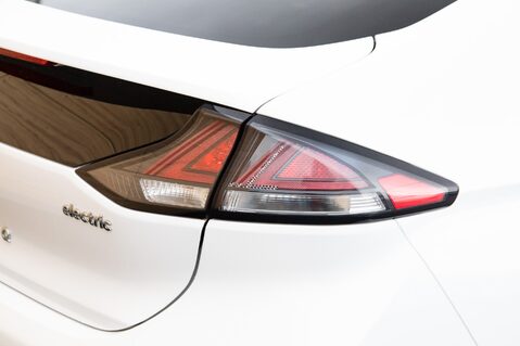 Hyundai IONIQ PREMIUM SE 9