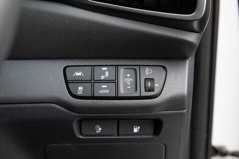 Hyundai IONIQ PREMIUM SE 16