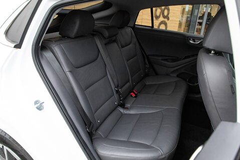 Hyundai IONIQ PREMIUM SE 34