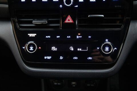 Hyundai IONIQ PREMIUM SE 32