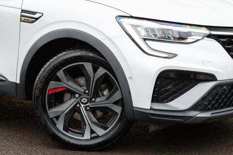 Renault Arkana RS LINE E-TECH 10