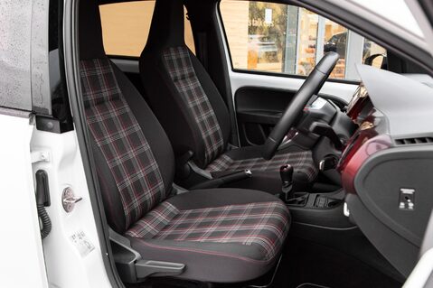 Volkswagen Up GTI 26