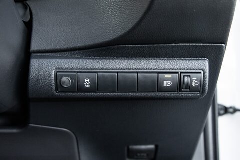 Toyota Corolla ICON 16