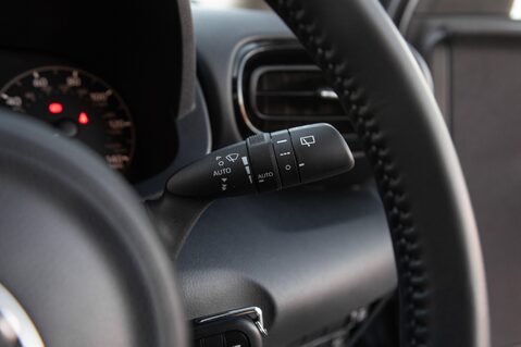 Toyota Yaris ICON FHEV 18