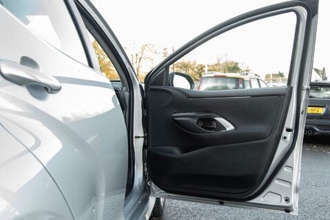 Toyota Yaris ICON FHEV 14