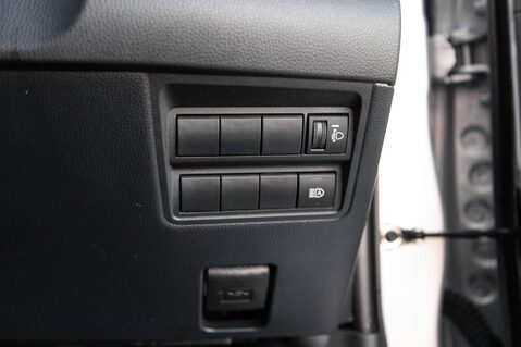 Toyota Yaris ICON FHEV 16