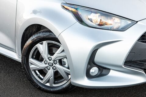 Toyota Yaris ICON FHEV 11