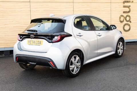 Toyota Yaris ICON FHEV 2