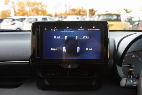 Toyota Yaris ICON FHEV 24