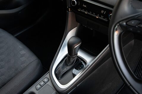 Toyota Yaris ICON FHEV 28