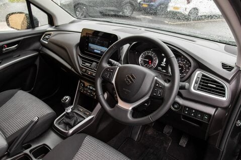 Suzuki SX4 S-Cross MOTION BOOSTERJET MHEV 4