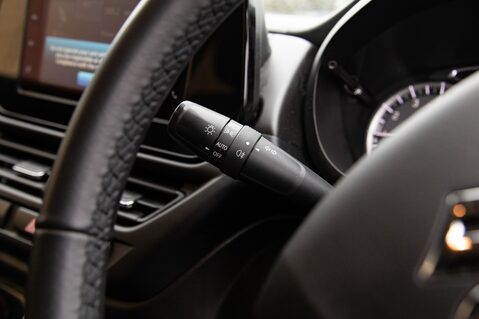 Suzuki SX4 S-Cross MOTION BOOSTERJET MHEV 17