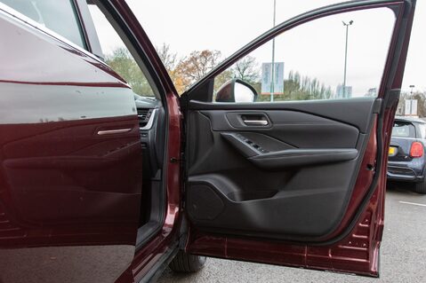 Nissan Qashqai DIG-T ACENTA PREMIUM MHEV 14