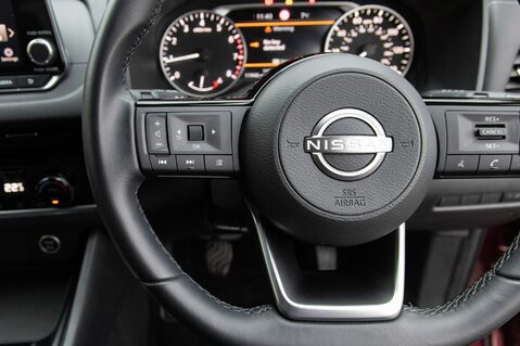 Nissan Qashqai DIG-T ACENTA PREMIUM MHEV 19