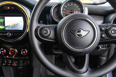 Mini Hatch COOPER CLASSIC 19