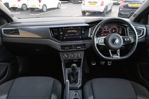 Volkswagen Polo R-LINE TSI 3