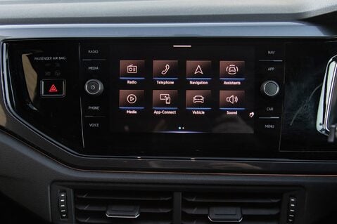 Volkswagen Polo R-LINE TSI 27