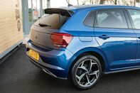 Volkswagen Polo R-LINE TSI 8