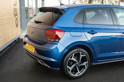 Volkswagen Polo R-LINE TSI 8