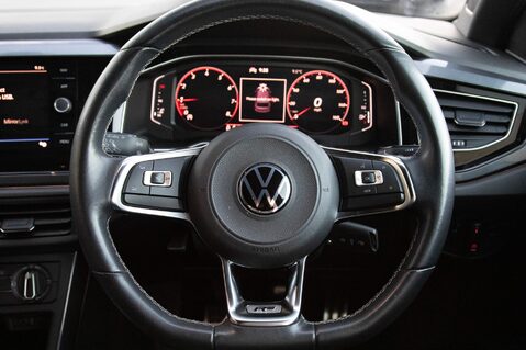 Volkswagen Polo R-LINE TSI 21