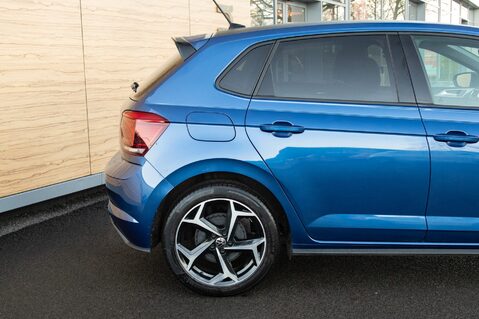 Volkswagen Polo R-LINE TSI 7