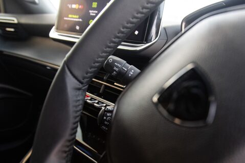 Peugeot 2008 ALLURE 17