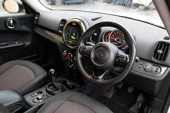 Mini Countryman COOPER CLASSIC