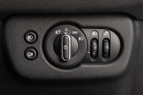 Mini Clubman Cooper Classic 16