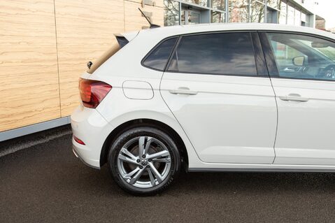 Volkswagen Polo R-LINE TSI 7