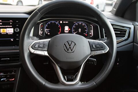 Volkswagen Polo R-LINE TSI 21